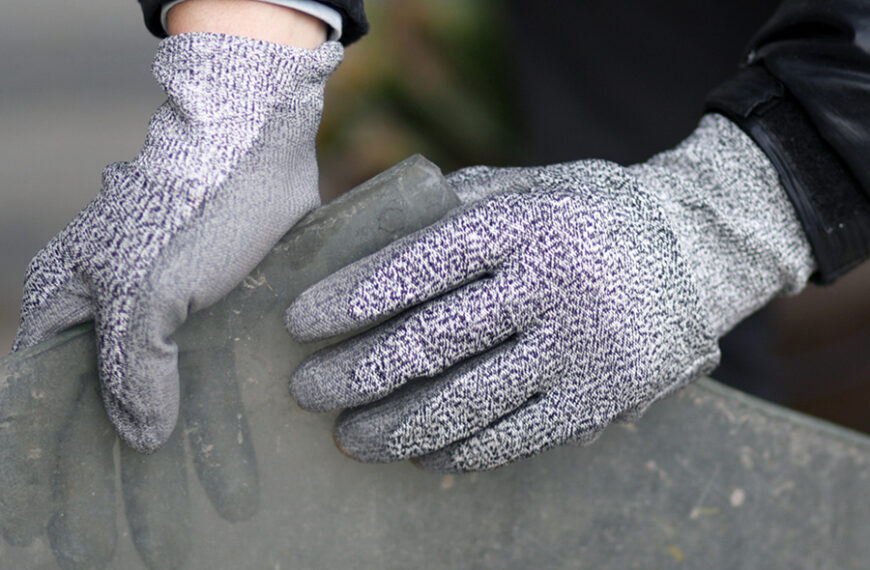 The Benefits of Cut-Resistant Gloves: Enhancing Safety and Performance