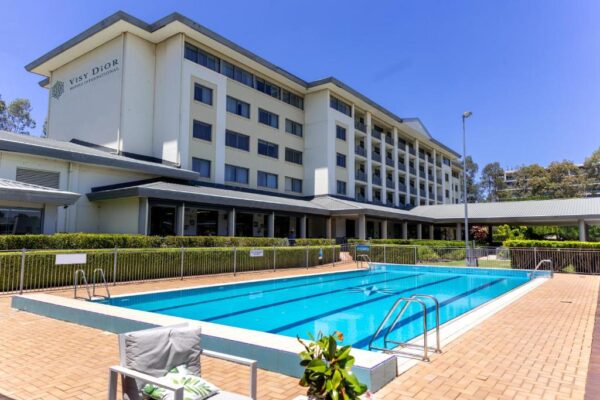 A Sydney Hills Escape for Milestone Weekends and Unhurried Stays